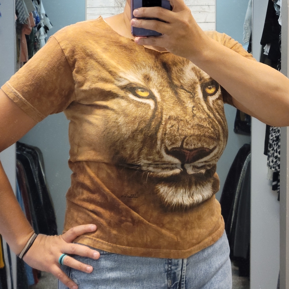 Lion T-shirt
